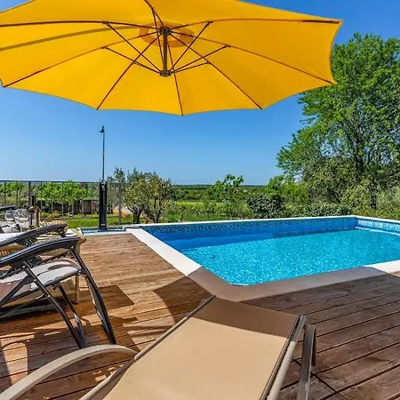 Villa Novela By Istrialux