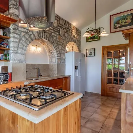 Novela By Istrialux * Пула