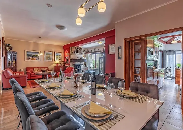 Villa Novela By Istrialux